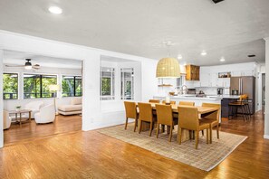 Dining - Lake Views | Pool | Fire Pit | BBQ | Spacious Deck (Seguin)
