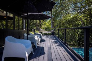 Terrace/patio - Lake Views | Pool | Fire Pit | BBQ | Spacious Deck (Seguin)