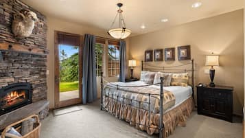 4 bedrooms, desk, WiFi, bed sheets