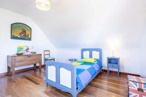 1 bedroom, WiFi, bed sheets - Guest Rooms "Océane et Framboise" Sea View - Océane Room (Plogoff)