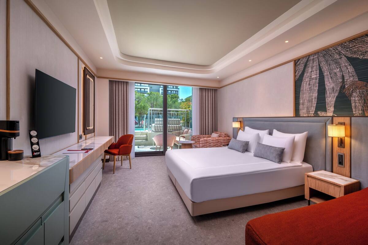 Swim Up Deluxe Room | 高級寢具、免費迷你吧、客房內保險箱、隔音
