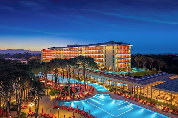 Trendy Perge Resort & Suites - Kundu