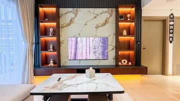 Smart TV 55 pollici con canali digitali, Netflix, servizi in streaming