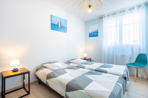 2 bedrooms, iron/ironing board, WiFi - Apartment in the 'La Montagne' Residence 300 m from the Beach with Sea View (Audierne)