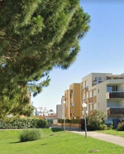 Studio cabine avec balcon à deux pas de la mer 
                       