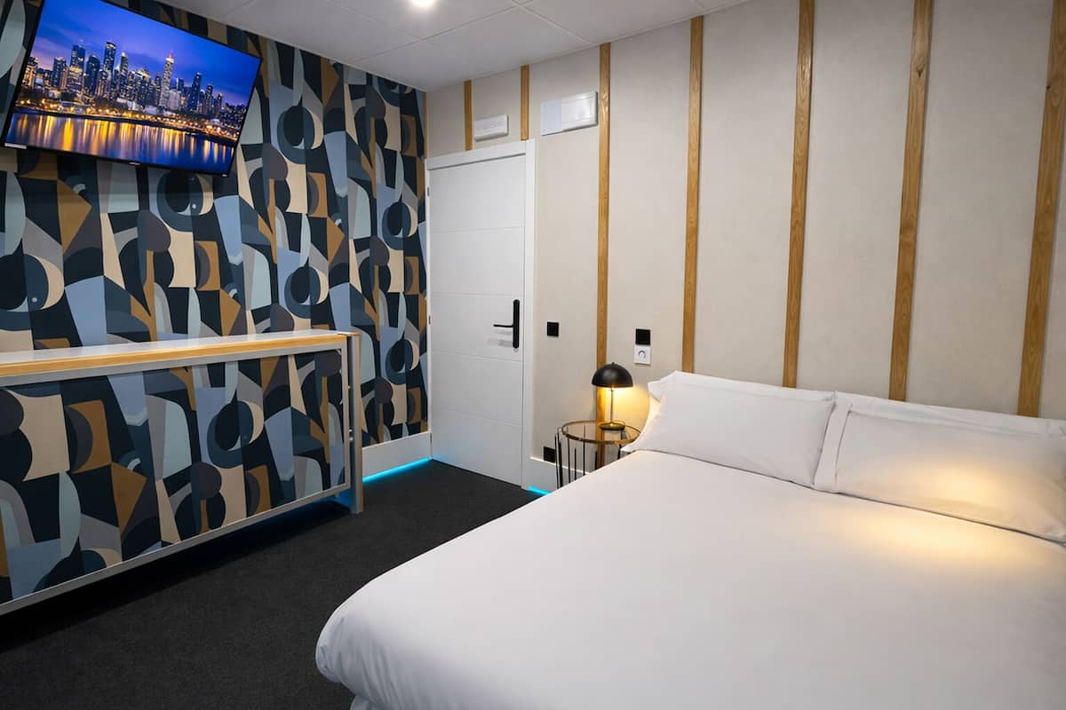 H5 habitacion matrimonial con baño privado | Free WiFi