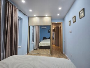 2 bedrooms, iron/ironing board, free WiFi, bed sheets