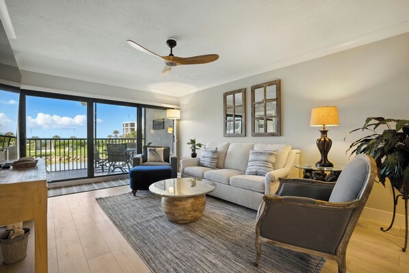 Smart TV - Sand Pointe 214, 2 Bedroom, Pool and Gulf View, Completely Renovated (Sanibel)