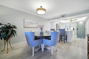 Dining - Sand Pointe 214, 2 Bedroom, Pool and Gulf View, Completely Renovated (Sanibel)