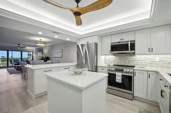 Fridge, microwave, oven, stovetop