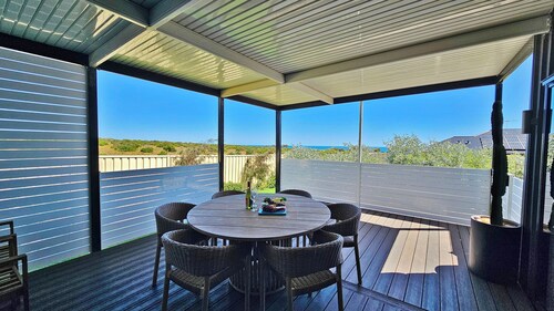 The Foxes Escape – Full House | Kalbarri | Sleeps 8 | Views & Wildlife