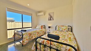 4 habitaciones, tabla de planchar con plancha y wifi gratis 