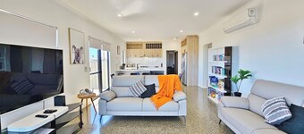 Full House | Kalbarri | Views | Sleeps 8