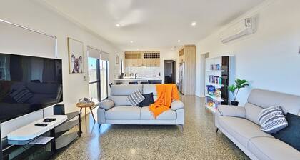 Full House | Kalbarri | Views | Sleeps 8