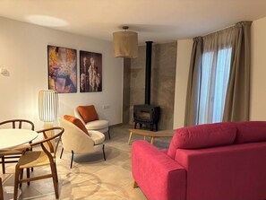 Family Studio | Desk, free WiFi