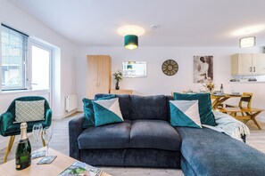 House, Patio | Living area - 34 St Anne Street (Chester)