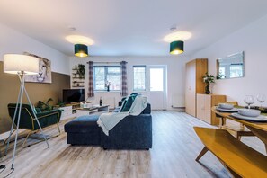 House, Patio | Living area