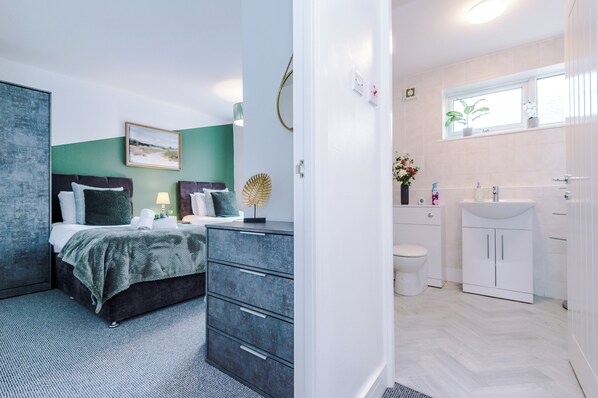 House, Patio | Iron/ironing board, free WiFi