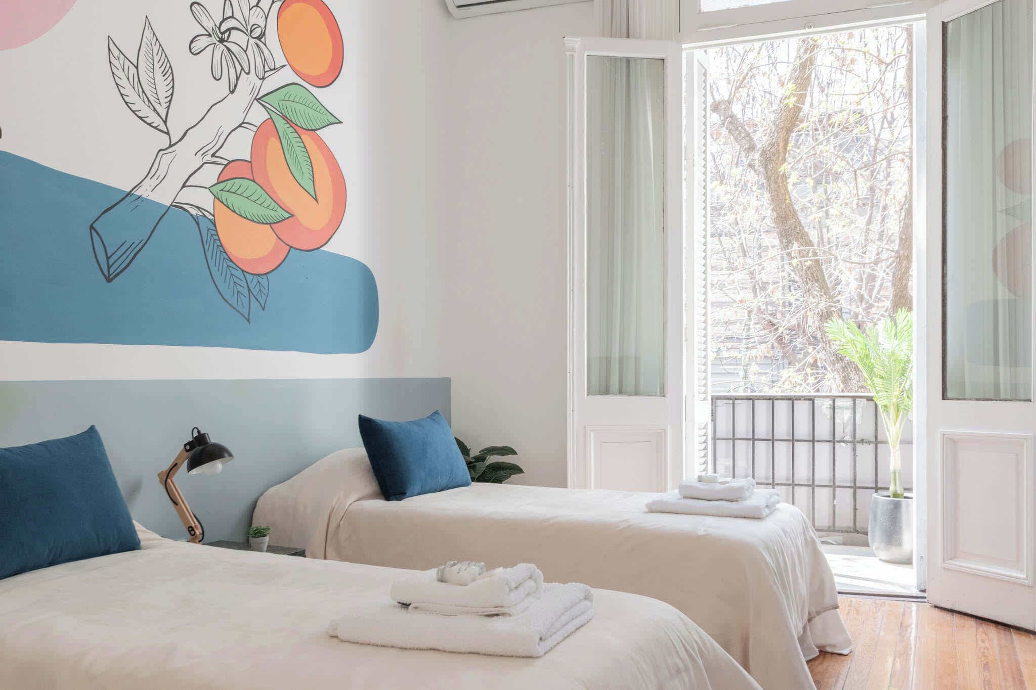 6 habitaciones, tabla de planchar con plancha, wifi y ropa de cama 