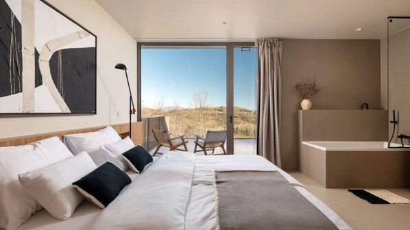 6 bedrooms, iron/ironing board, free WiFi, bed sheets