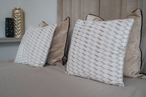 1 غرفة نوم ومكواة/لوح كي وواي فاي مجانًا وملاءات أسرّة