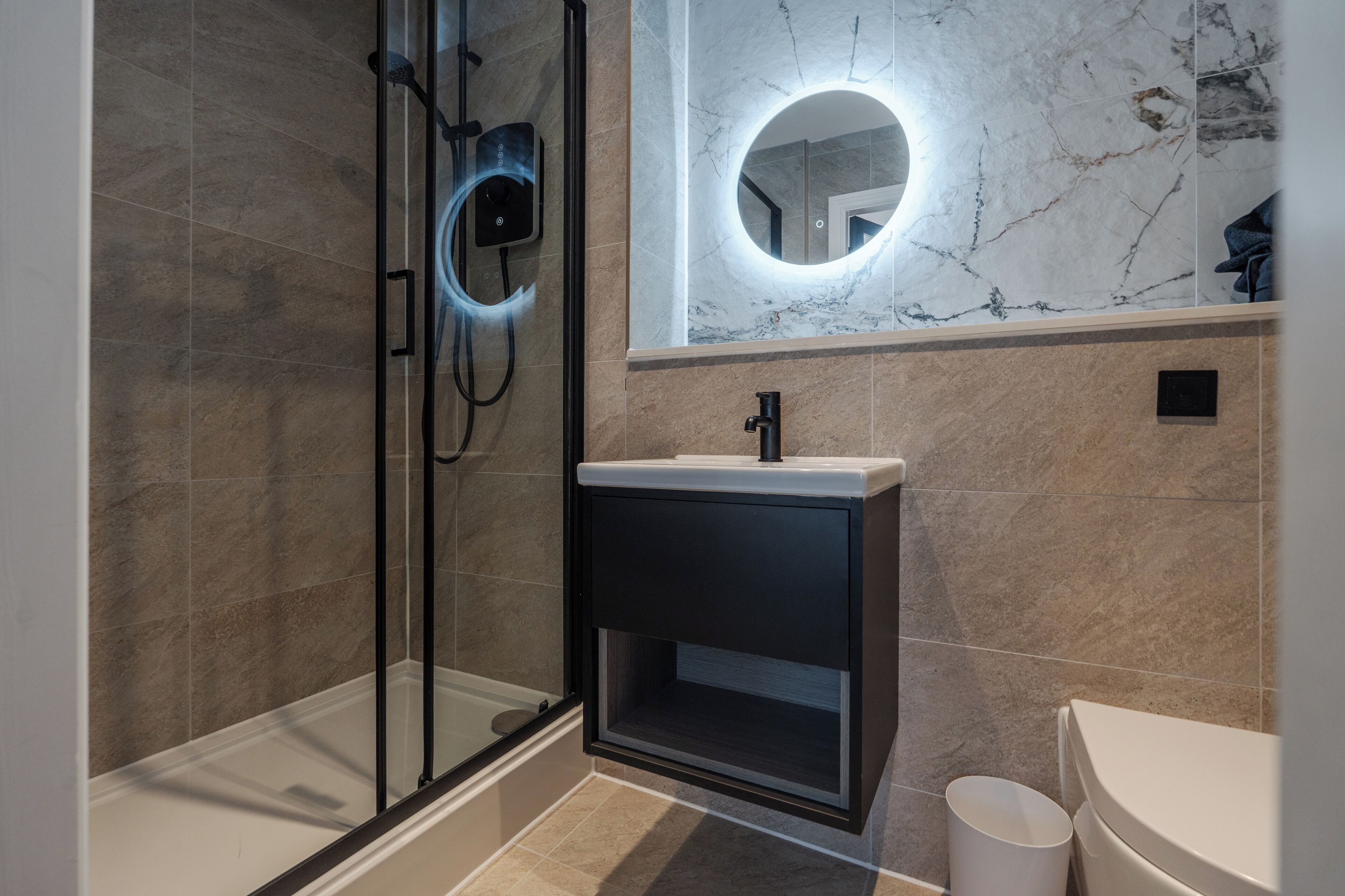 ヘアドライヤー、タオル