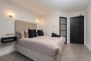 1 Schlafzimmer, BĂŒgeleisen/BĂŒgelbrett, kostenloses WLAN, BettwĂ€sche