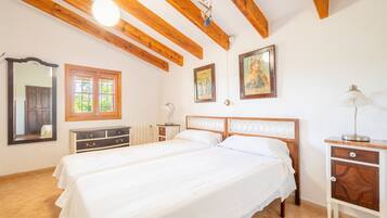 3 chambres, fer et planche Ă repasser, Wi-Fi, draps fournis