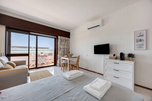 1 chambre, fer et planche à repasser, Wi-Fi, literie fournie