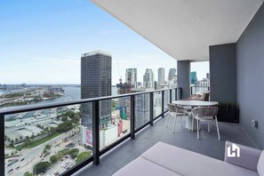 屋外ダイニングエリア