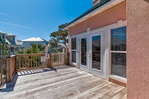 House, 4 Bedrooms | Terrace/patio