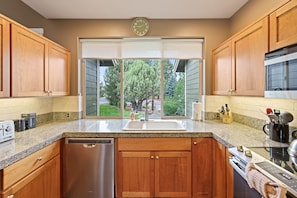 Private kitchen - Brighter Days 3 Bedroom Townhouse (Redmond)