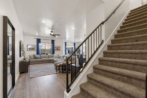 وحدة سكنية متصلة - ٤ غرف نوم | المنشأة من الداخل