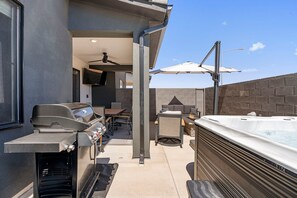 Townhome, 4 Bedrooms | Outdoor dining