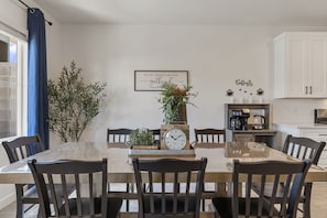 Townhome, 4 Bedrooms | Dining