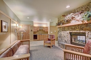 Condo, 1 Bedroom | Living area