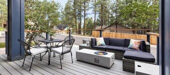 Spacious Studio, Large Deck w/ Firepit, couch and seating; Huge shower