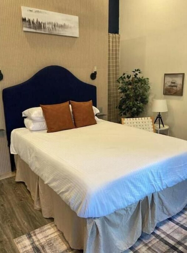 1 bedroom, desk, free WiFi, bed sheets