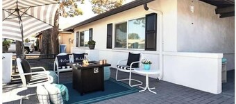 Stylish Casita w/Kitchenette, Workspace & Firepit