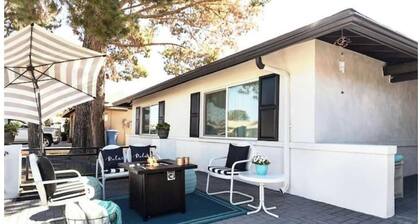Stylish Casita w/Kitchenette, Workspace & Firepit