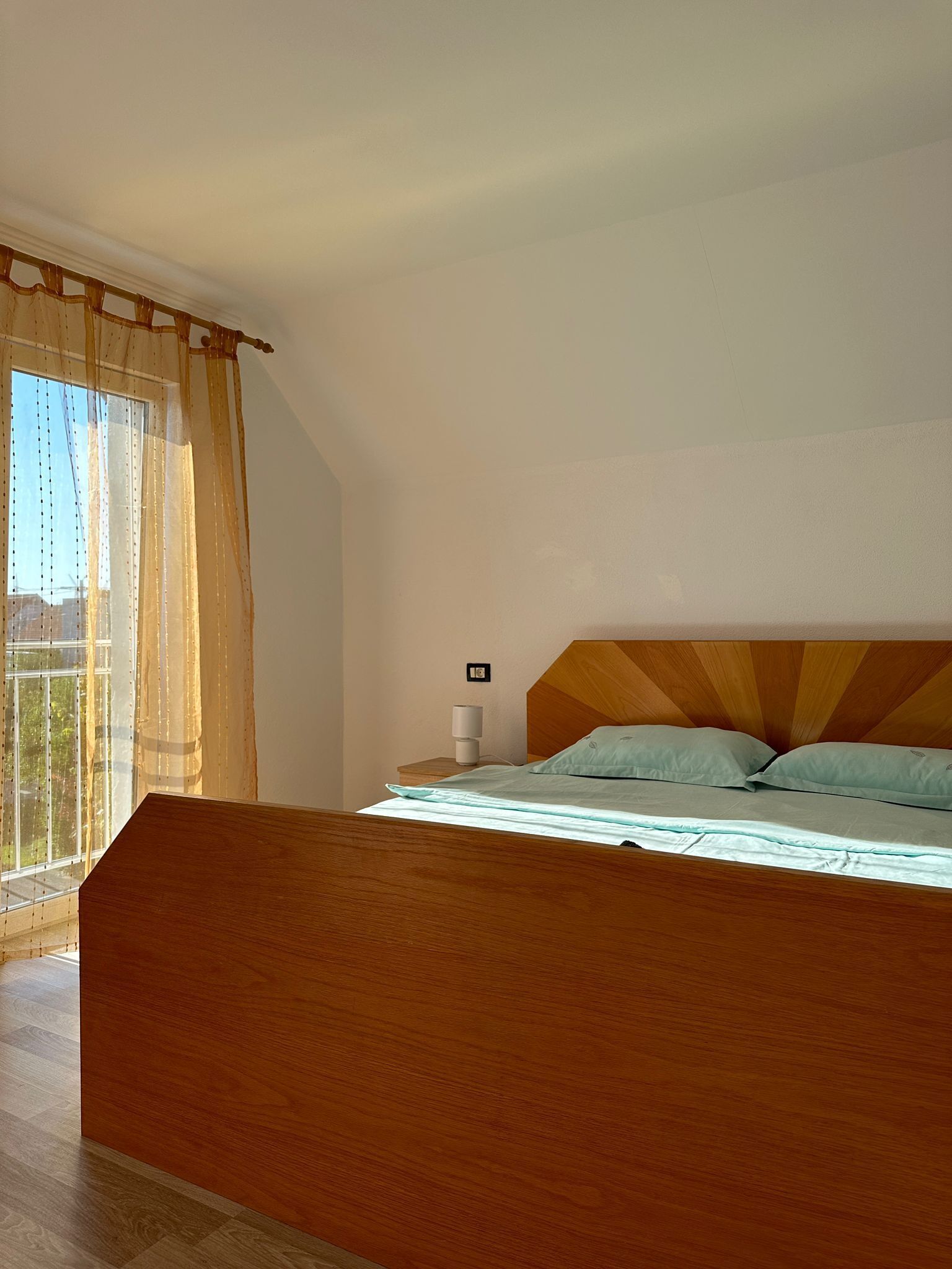 4 chambres, fer et planche à repasser, Wi-Fi, draps fournis