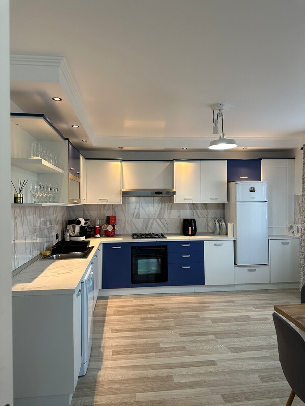 Microwave, oven, stovetop, dishwasher