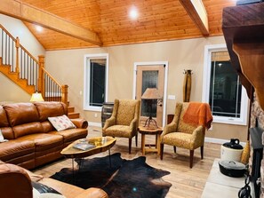 Smart-TV, Kamin, Bücher