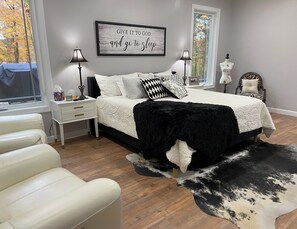 5 Schlafzimmer, Zimmersafe, Schreibtisch, Bügeleisen/Bügelbrett