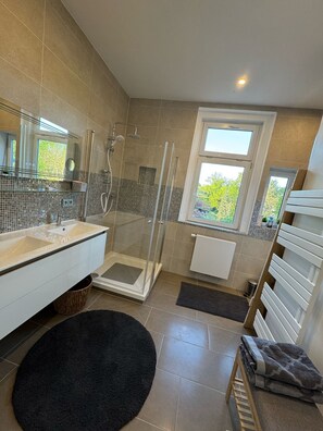 Een douche, een haardroger