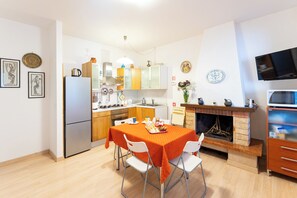 Microwave, oven
