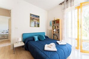 2 bedrooms, Internet, bed sheets - House 90 m. from the beach in Bolsena (Bolsena)
