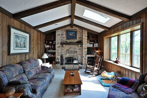 TV, DVD player, stereo, offices