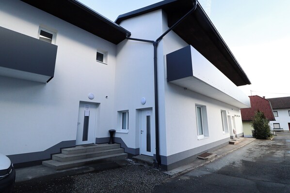 Front of property - Pöckau 32 Smart Rooms Self Check In (Arnoldstein)