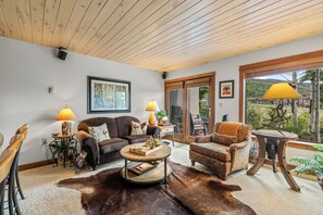 Televisie en een open haard